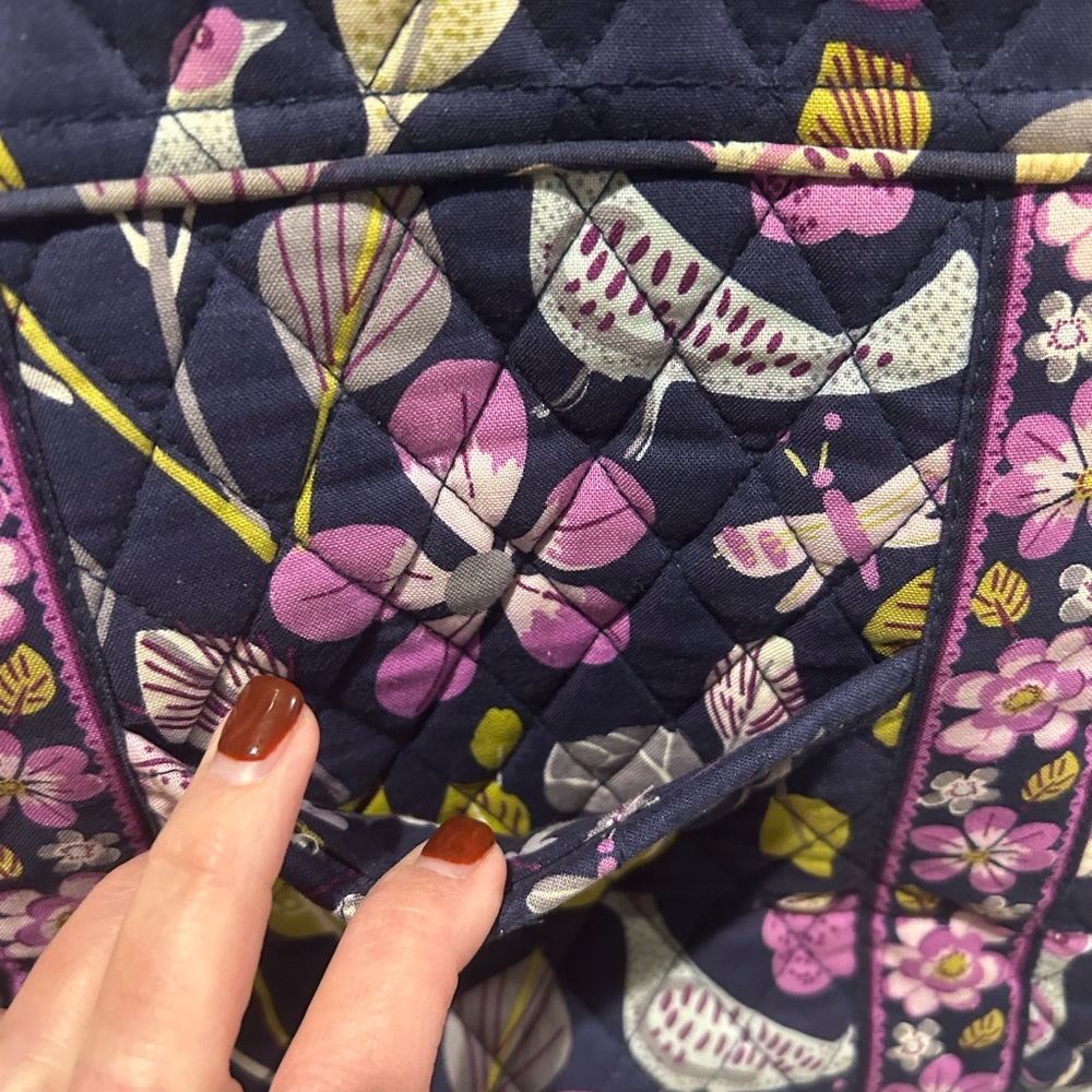 Vera Bradley “Retired” Floral Nightingale Tote - Picture 2 of 12